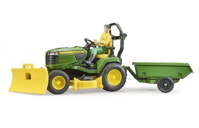 Bruder 62104 John Deere Zitmaaier Met Tuinman En Accessoires 1 Bruder 62104 John Deere Zitmaaier Met Tuinman En Accessoires